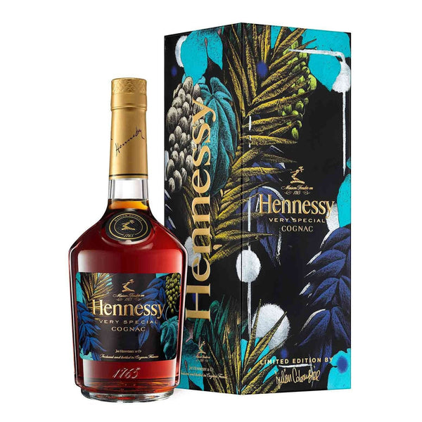 Experience the Timeless Elegance of Hennessy V.S. Cognac - Curiada